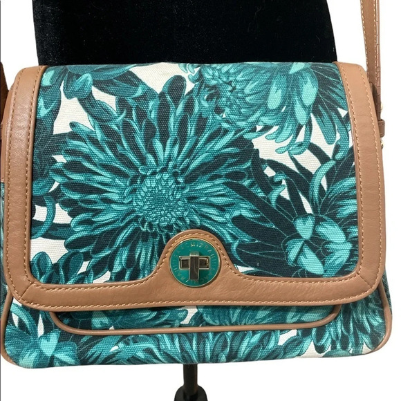 Isaac Mizrahi Bridgehampton Floral Printed Canvas Crossbody with leather trim - Picture 3 of 16